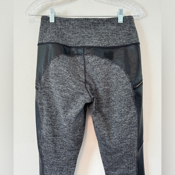 Athleta Herringbone Luxe Metro Drifter Black Herringbone Leggings Size Small - Picture 9 of 15